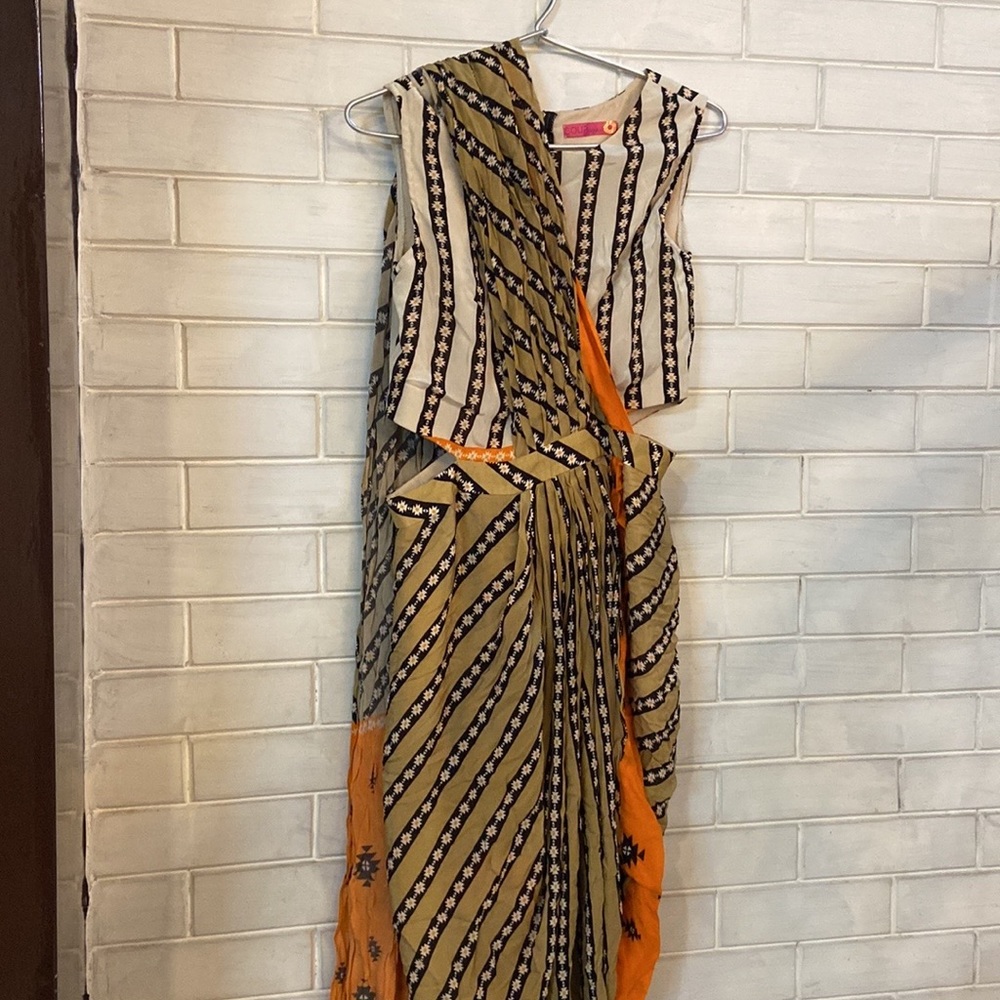Draped saree designer(SOUP BY SOUGAT PAUL) - Picture 2 of 6